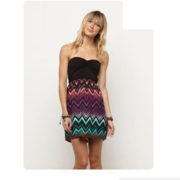 *SOLD* Roxy Chevron Dress - Picture 5 of 5